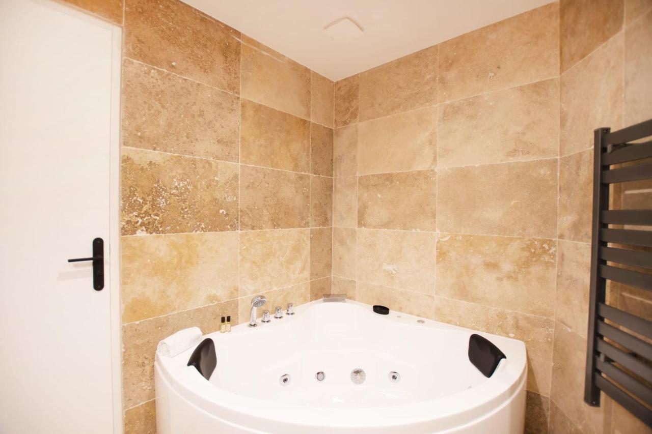 Guestready - Studio With Jacuzzi In The 10 Th Apartment Paris Exterior foto